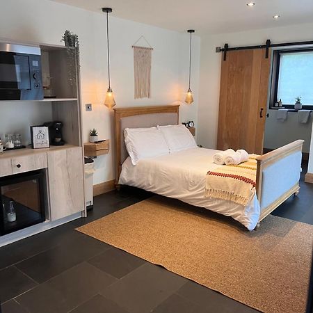 Luxury Courtyard Studio In Llangollen Dış mekan fotoğraf