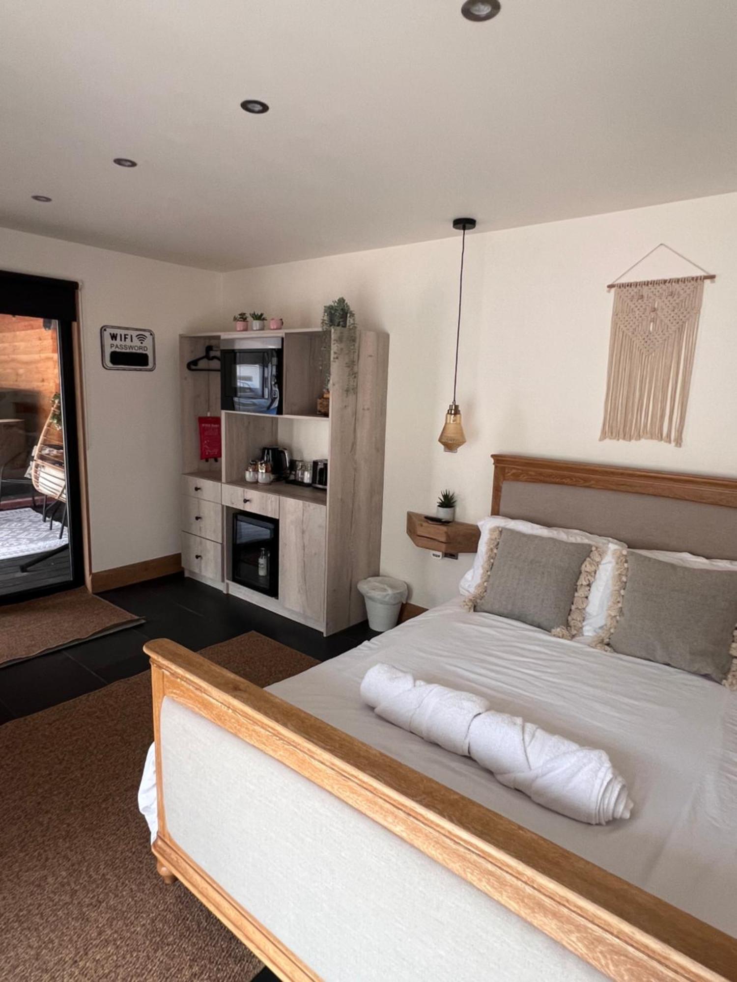 Luxury Courtyard Studio In Llangollen Dış mekan fotoğraf